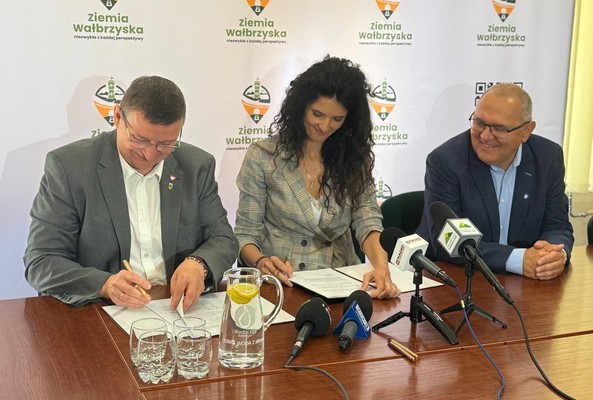 2 mln zł na przebudowe drogi powiatowej nr 3464 D w Starych Bogaczowicach
